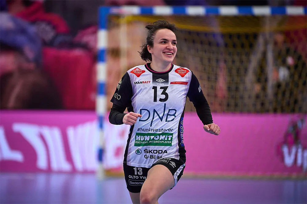 Анна Вяхирева стала лучшей правой полусредней сезона по версии EHF