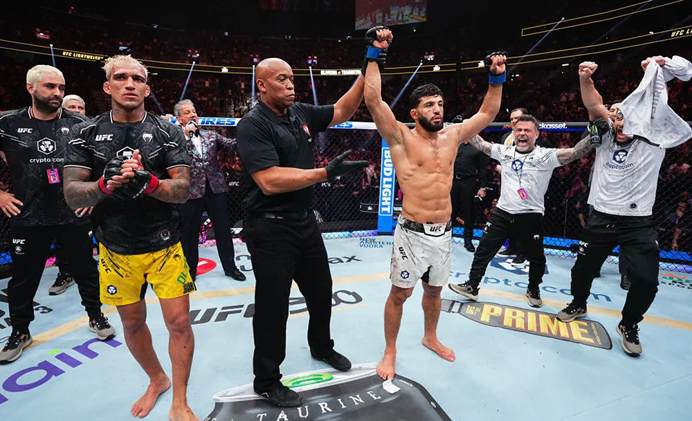 Царукян победил Оливейру на турнире UFC 300 раздельным решением судей