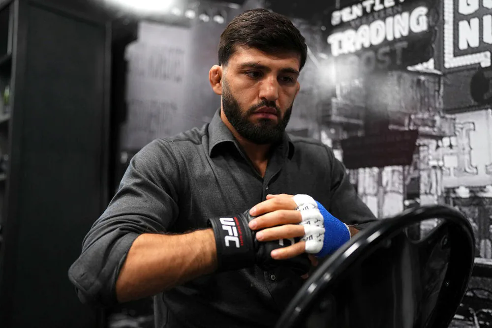 Царукян UFC.webp