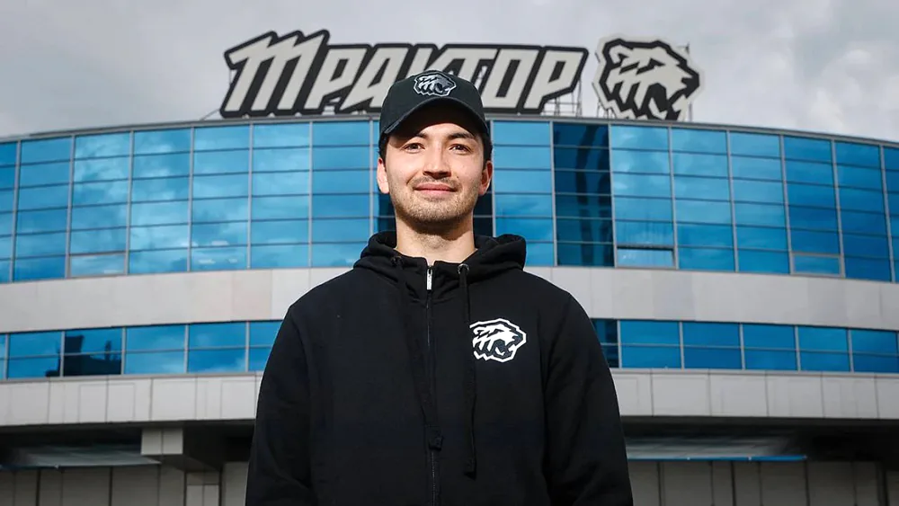 Новичок «Трактора» Сикьюра: на улицах в Челябинске узнают, рад играть в популярной команде