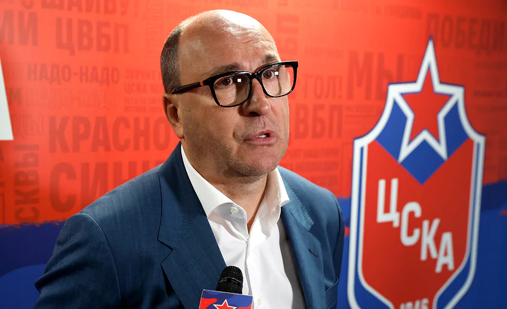 Есмантович,_Фото_Владимир_Беззубов_photo_khl_ru.webp