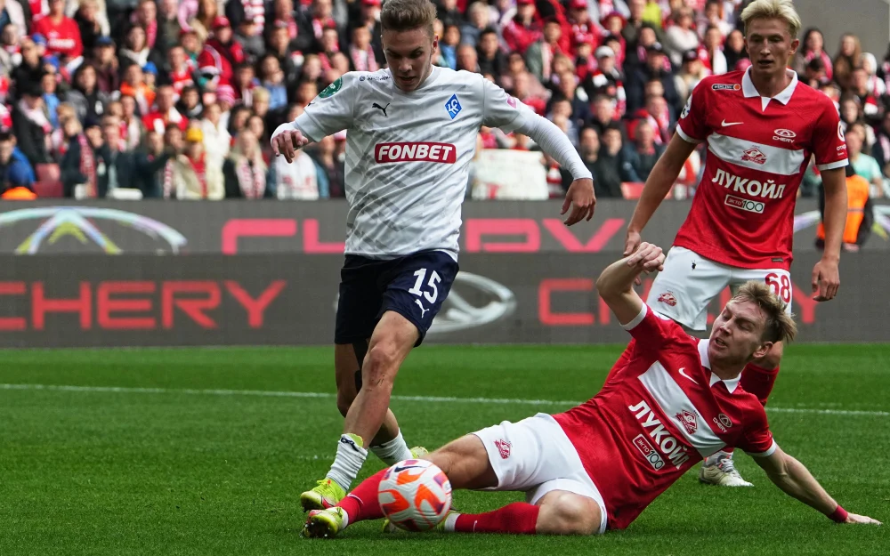 RIA_8292380.MR.1000 глушенков в фк.webp