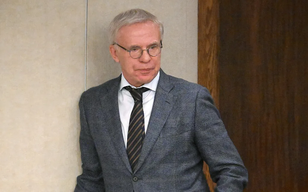 Фетисов ответил на слова тренера СКА, что в КХЛ играют в никому не интересный хоккей