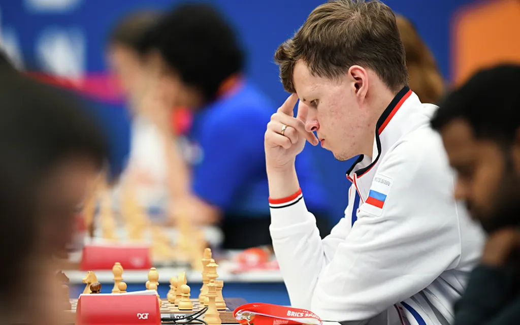 Владислав Артемьев защитил титул чемпиона России по шахматам