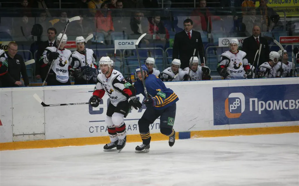 атлант  трактор 2010 хк трактор.webp