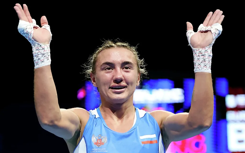 Гимн России прервался во время награждения на чемпионате Европы по боксу в Белграде
