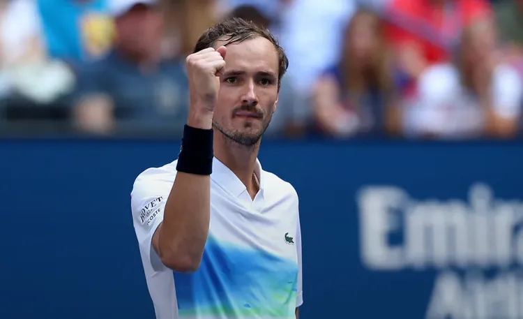 Разгром с «баранкой» от Медведева. Даниил начинает пугать своей мощью на US Open