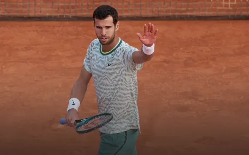 Хачанов устоял в трёхсетовой битве. Фанаты Карена заглушили аргентинский карнавал