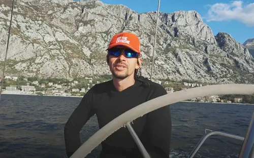 Пропал с радаров. Чемпиона России по яхтенному спорту не могут найти уже четвёртый день