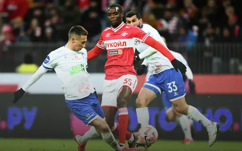 Грубая ошибка Мартинса сломала игру «Спартака». «Факел» увёз три очка из «Лужников»