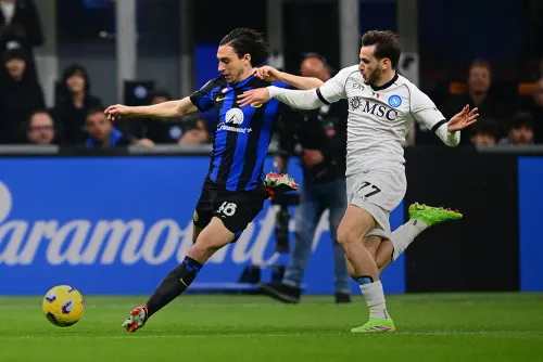 «Наполи» отобрал очки у лидера. Победная серия миланцев прервалась на 11-м матче