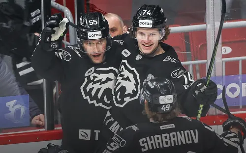 Вернулся из НХЛ, чтобы забрать Кубок Гагарина! Кравцов тащит «Трактор» к трофею