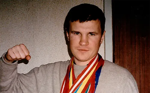 Киллер из КГБ впал в кому после боя в США. Кровавые кадры облетели весь мир