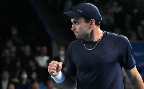 Победное шествие Карацева продолжается. Под раздачу попал топовый австралиец