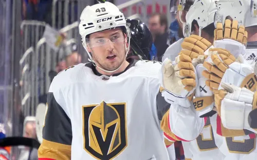 Российский форвард тащит «Вегас». У Барбашёва рекордная результативная серия