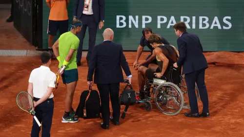 Страшная травма на «Ролан Гаррос-2022». Зверев покидал корт на коляске, а Надаль был в шоке
