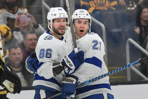 Чудо-пас Кучерова заставил замереть всех. Форвард «Тампы» возглавил гонку бомбардиров НХЛ