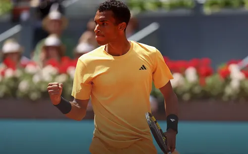  Оже-Альяссим попал в финал в Мадриде на отказах. Помогут свежие силы победить Рублёва?