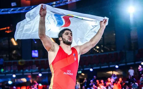 «Нас просто боятся!» Эксперты в шоке от недопуска Садулаева на чемпионат Европы