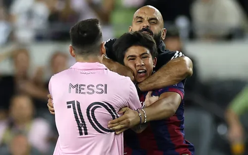 ММА против кунг-фу. Телохранитель Месси отличился в аэропорту Гонконга