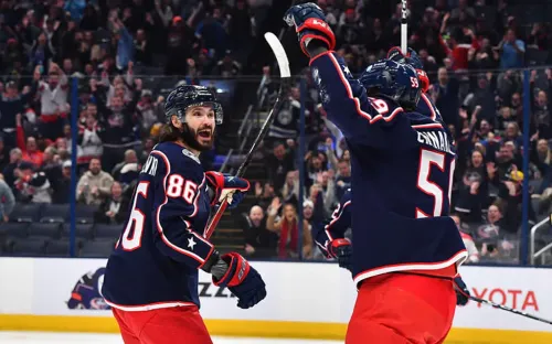 7 очков на троих. Россияне реанимировали худший клуб НХЛ