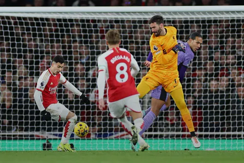 Роковая ошибка Бекера похоронила «Ливерпуль». «Арсенал» вплотную приблизился к лидеру