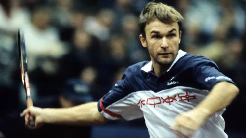 Две пули застряли в животе. На звезду российского тенниса жестоко напали украинские бандиты