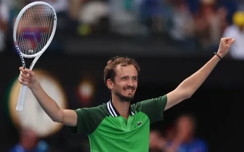 Медведев – в полуфинале АО. Волшебник на трибуне не помог польскому гиганту