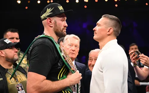 Ход конём от Фьюри. Цыганский король поставил Усика в неудобное положение