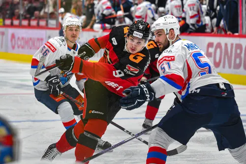 «Авангард» не хочет играть с «Амуром». И внезапно лидером становится «Магнитка»