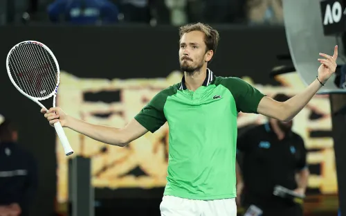 «Это настоящее чудо». Эксперты в шоке от выхода Медведева в финал Australian Open