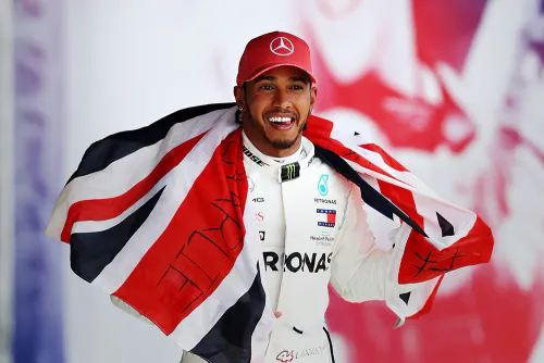 Сенсация века в Формуле-1. Хэмилтон поставил на красное