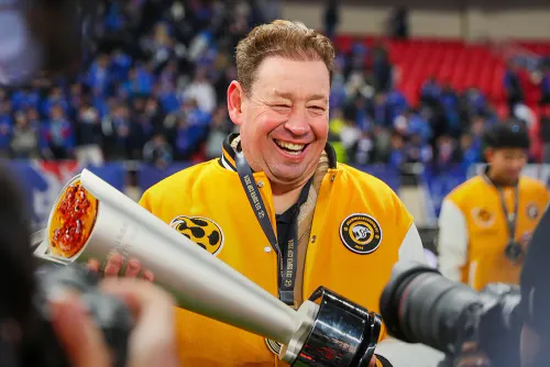 Ожидание длиною в восемь лет. Слуцкий вернулся в большой футбол с трофеем