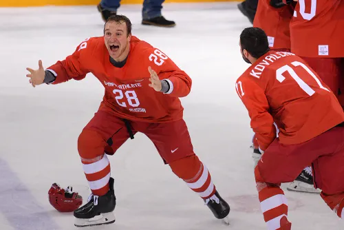 «Спасибо, хоккей, за всё. Я тебя люблю». Олимпийский чемпион оказался никому не нужен