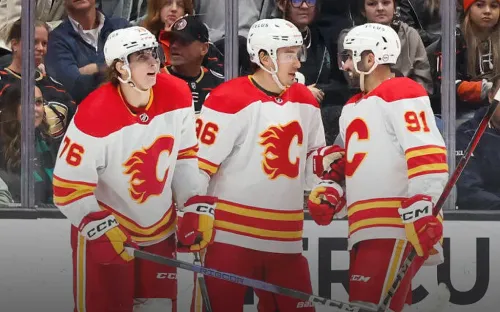 Кузьменко устроил охоту на «уток». Оформил второй хет-трик в НХЛ, и оба — против «Анахайма»