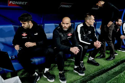 В «Спартаке» любят нового тренера. Раньше так же хвалили Абаскаля – к добру это не привело