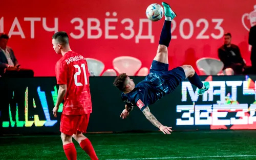 Кульбиты, акулы и очередь за тортом. Матч звёзд Кубка России превратился в яркое шоу