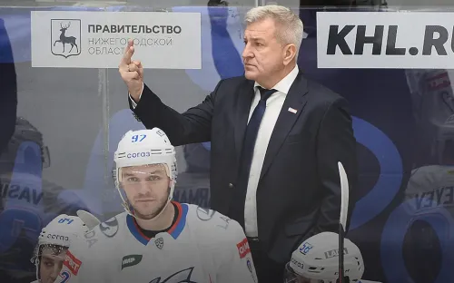 «Научил бы кто пилить очки». Тренер «Лады» — главный хохмач КХЛ