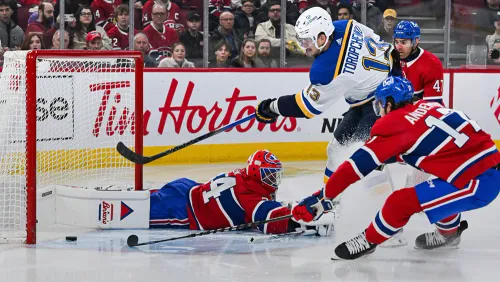 В НХЛ — новая Русская Ракета. Торопченко повторил феноменальный гол Буре