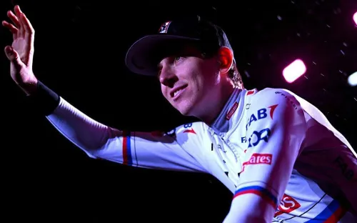 Тадей Погачар отправляется за первой победой на Джиро. Сможет ли кто-то бросить ему вызов?