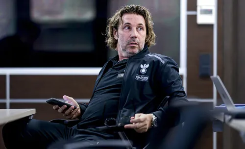 Мостового тренировать не зовут. Может, и к лучшему?