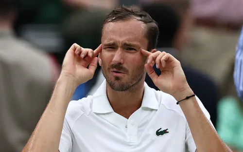 Медведев забыл базовые правила тенниса. Даня закончил тай-брейк раньше времени