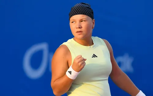 19-летняя россиянка пробилась в финал турнира WTA. Повержена мощная китаянка Ван