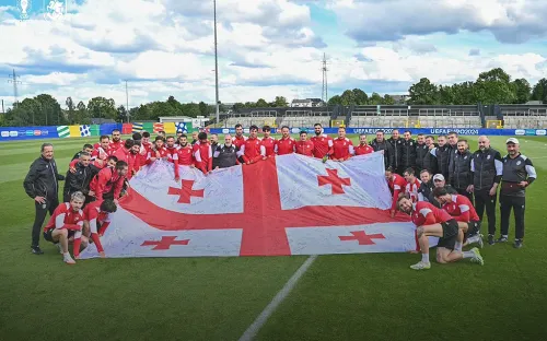 4000 км за любимой сборной. Грузинский фанат 12 дней добирался до Евро на скутере