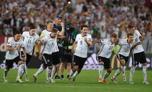 Иммунитет от Паненки. В серии пенальти сильнее всех Германия и Испания