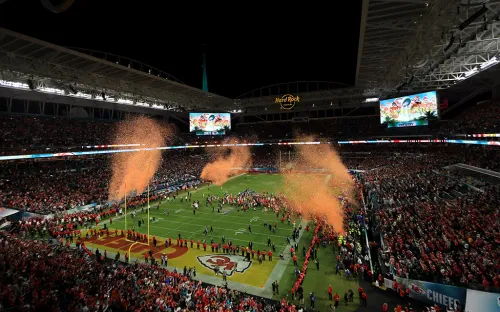 Яркий камбэк и дежурная победа чемпиона. Определились участники LVIII Супербоула