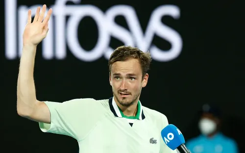 Медведев взбесил трибуны Australian Open одной фразой. Свистел весь стадион