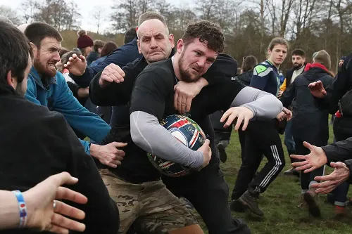 Кровавая английская забава жива. Из-за неё в Великобритании запрещали футбол