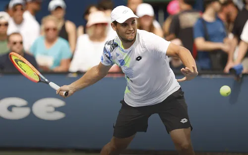 Российский теннисист сорвался на болельщиков. Испанец закрыл ему путь в финал