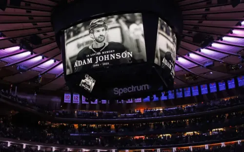 Хоккеиста неожиданно арестовали за игровой эпизод. Но фола не заметил даже арбитр